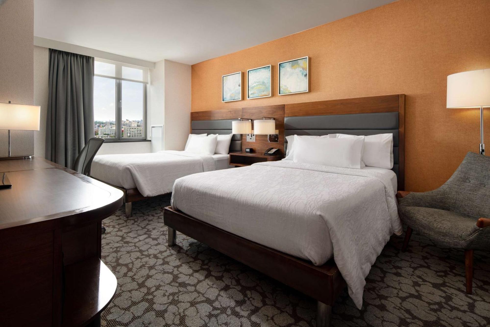 Hilton Garden Long Island Khách sạn