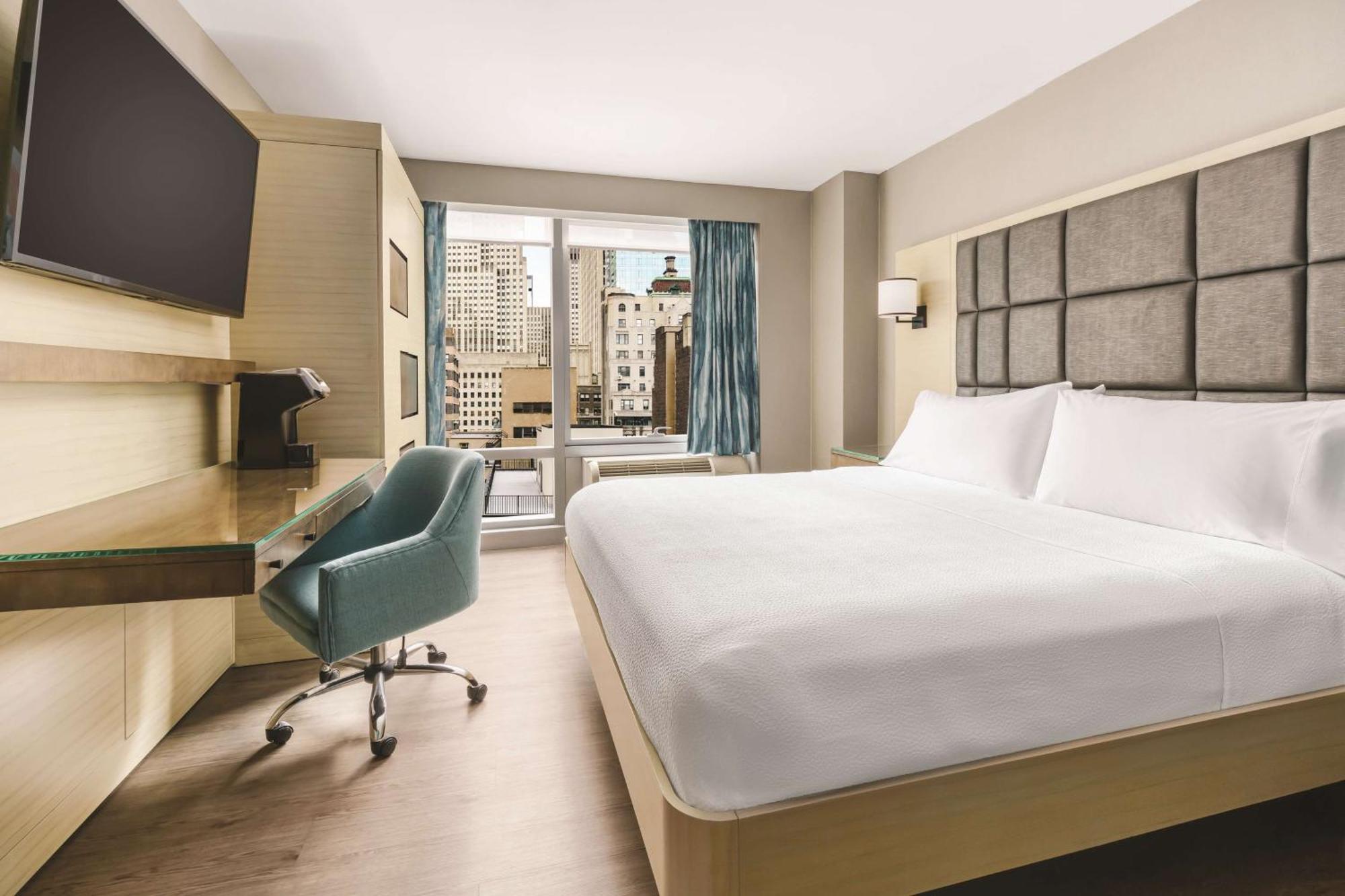 Hilton Garden Times Square North Khách sạn 3*