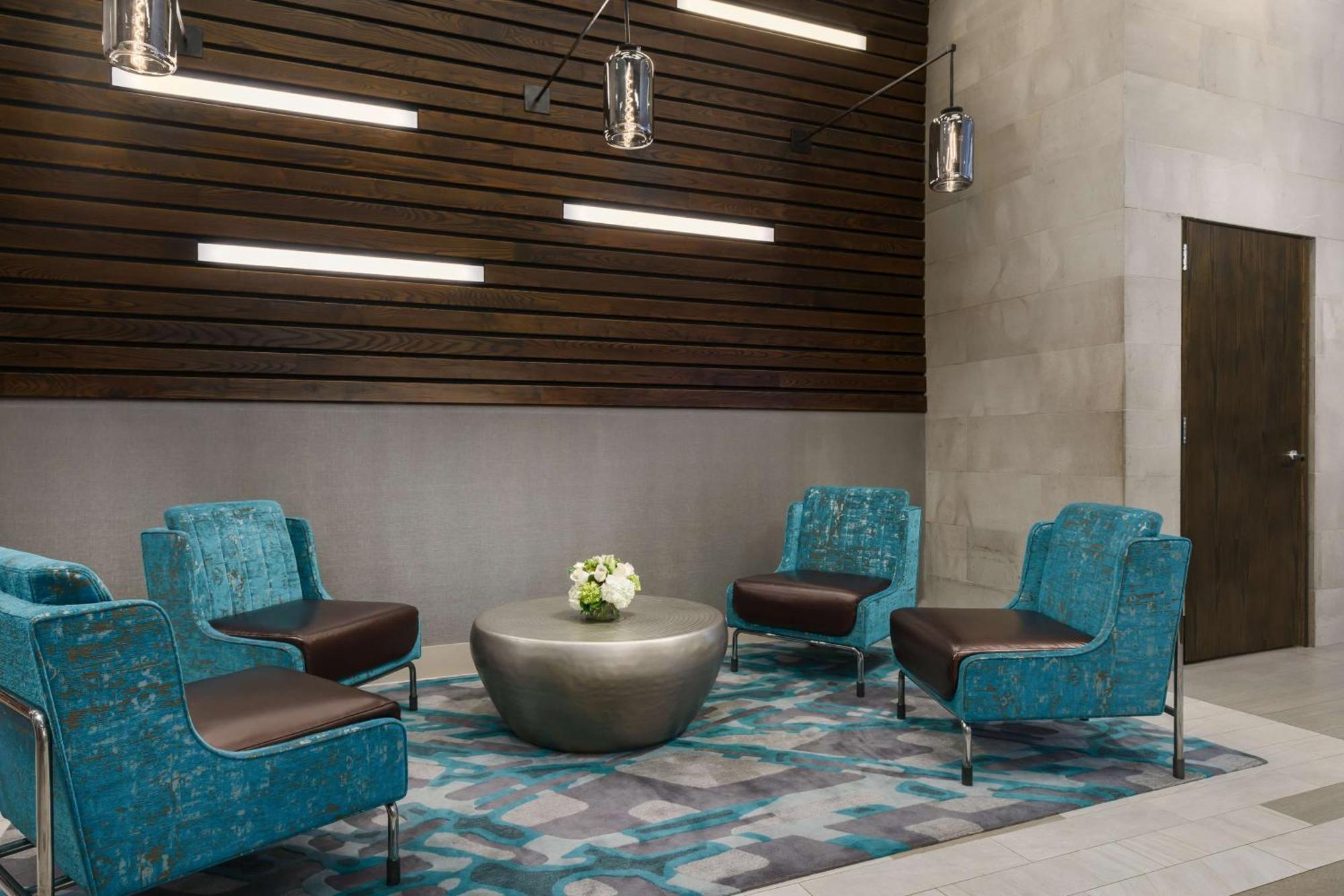 Hilton Garden Times Square North Khách sạn