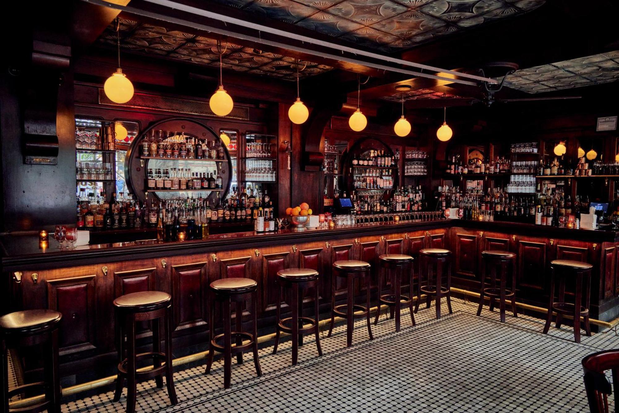 Edison Times Square Khách sạn 4*