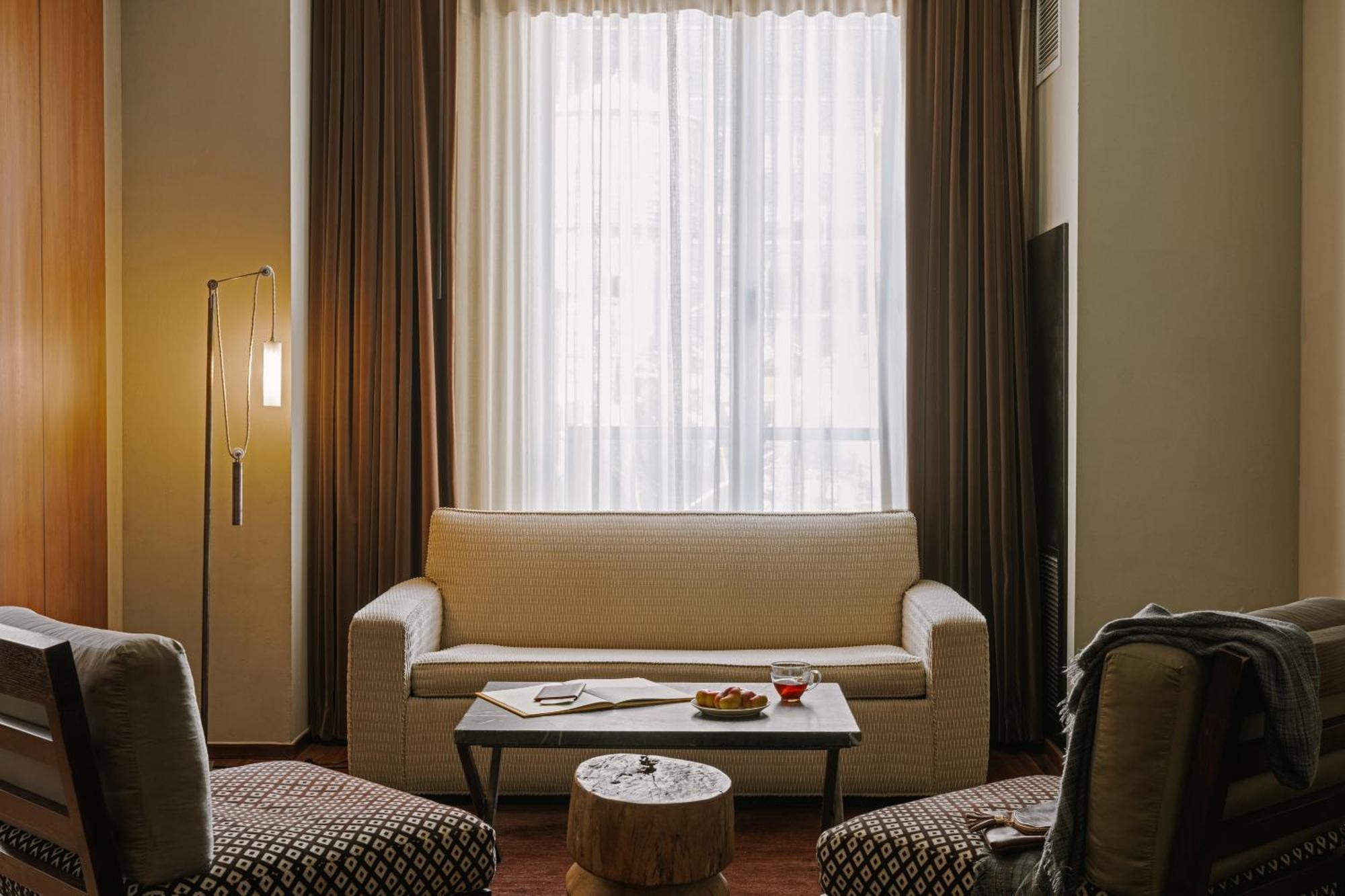 Khách sạn Chambers Powered By Sonder 4*
