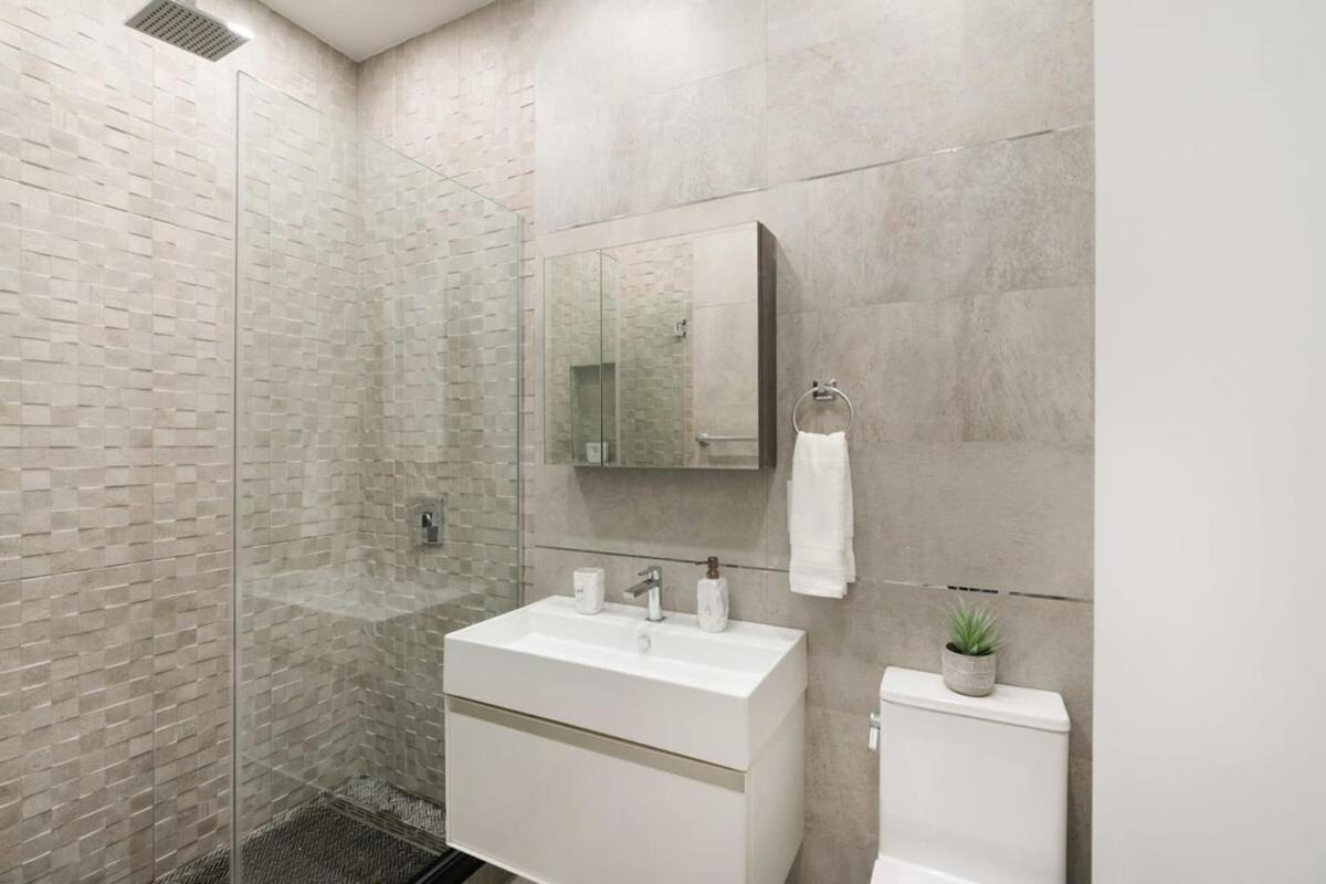 Căn hộ 317-1d New 2br Duplex Wd Private Backyard