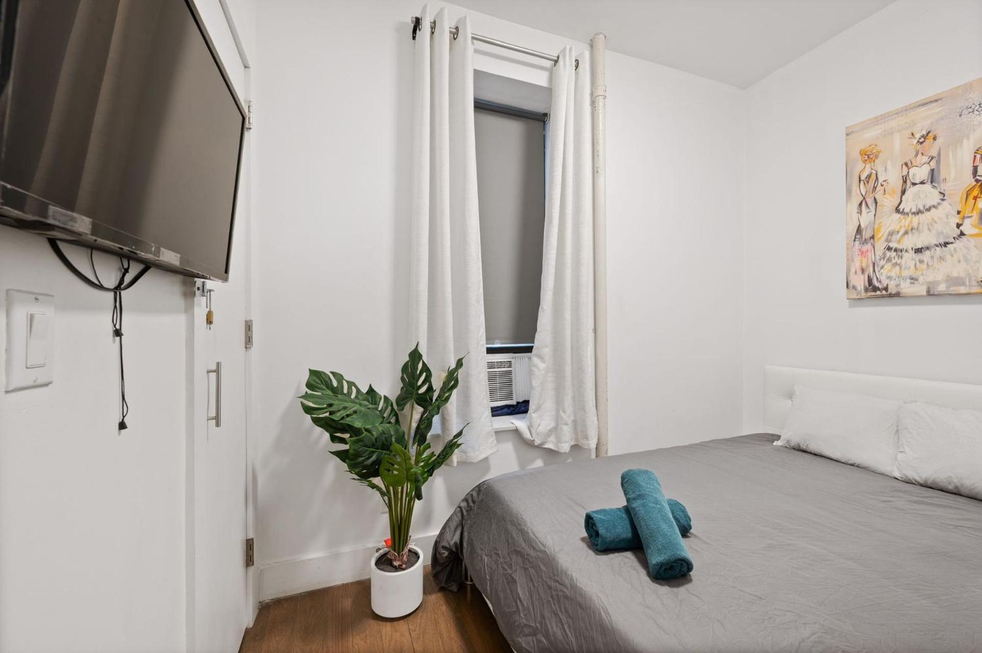 Spacious Modern Chinatown 3 Bedrooms New York