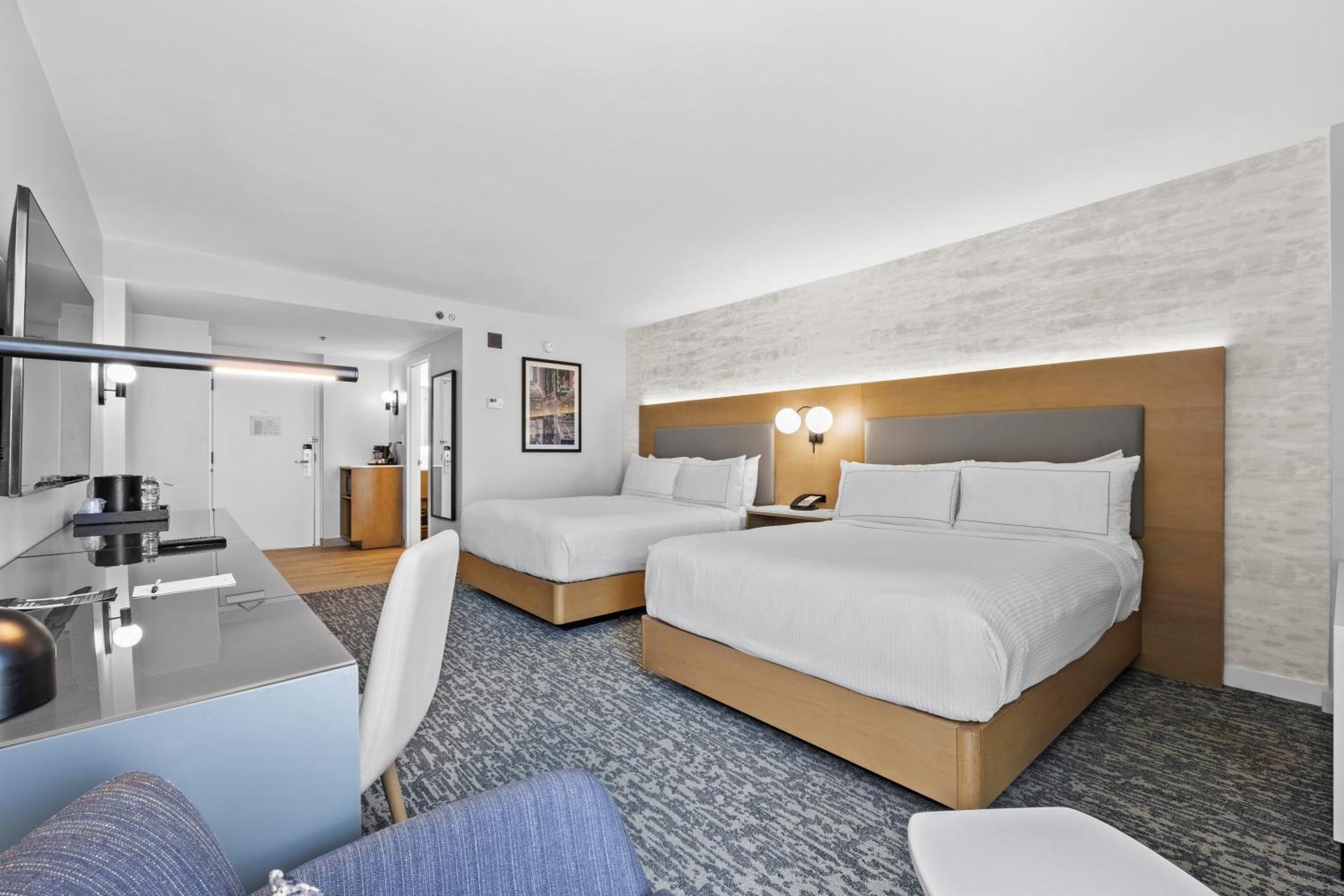 Khách sạn Doubletree By Hilton Jfk Airport 3*