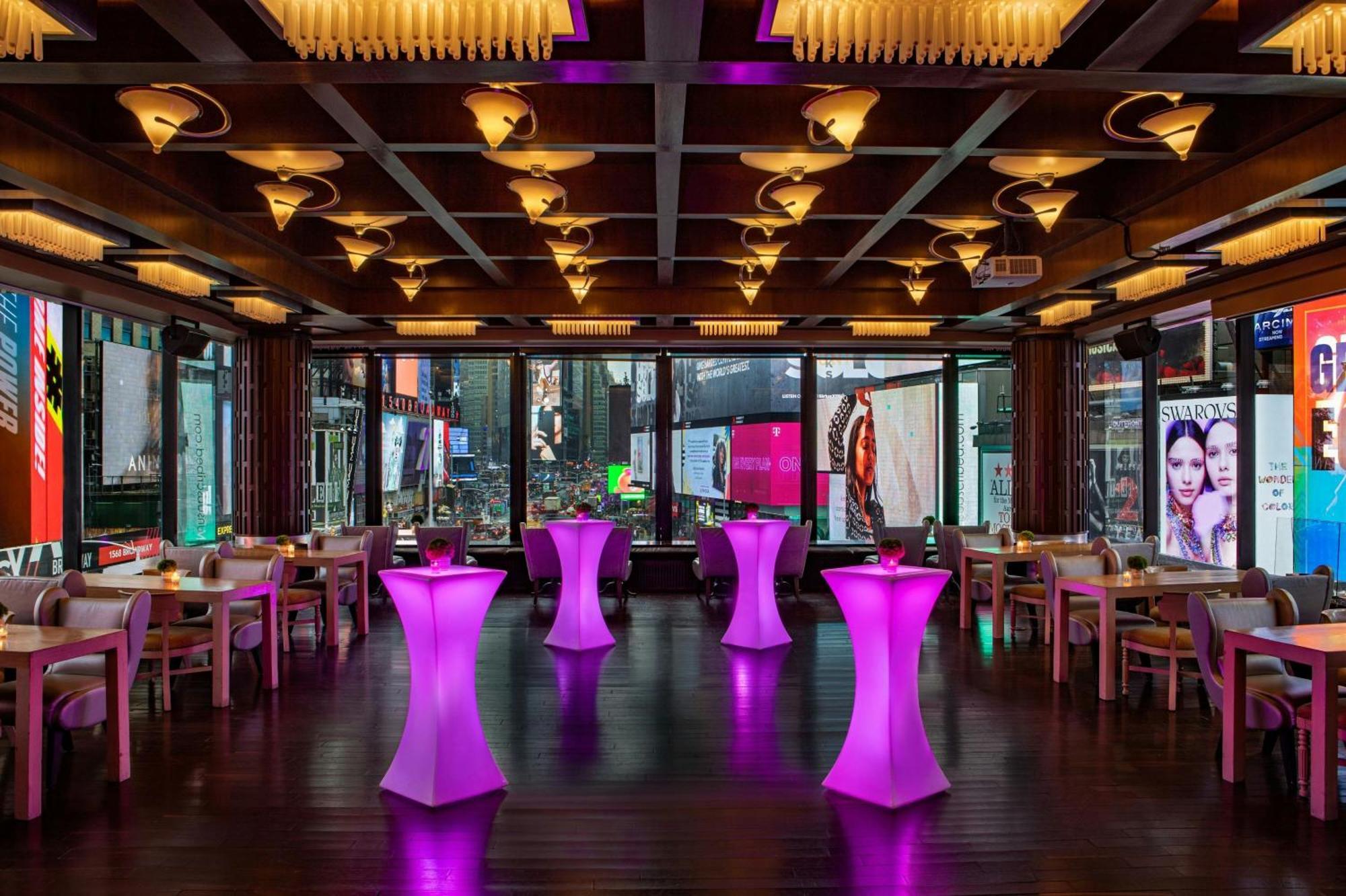 Khách sạn Renaissance Times Square By Marriott