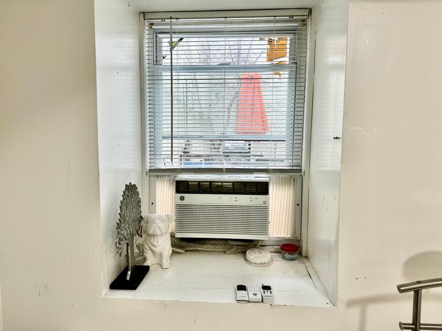 Manhattan Next, Private 2 Bedroom Apt With Backyard In Lic! Nova York