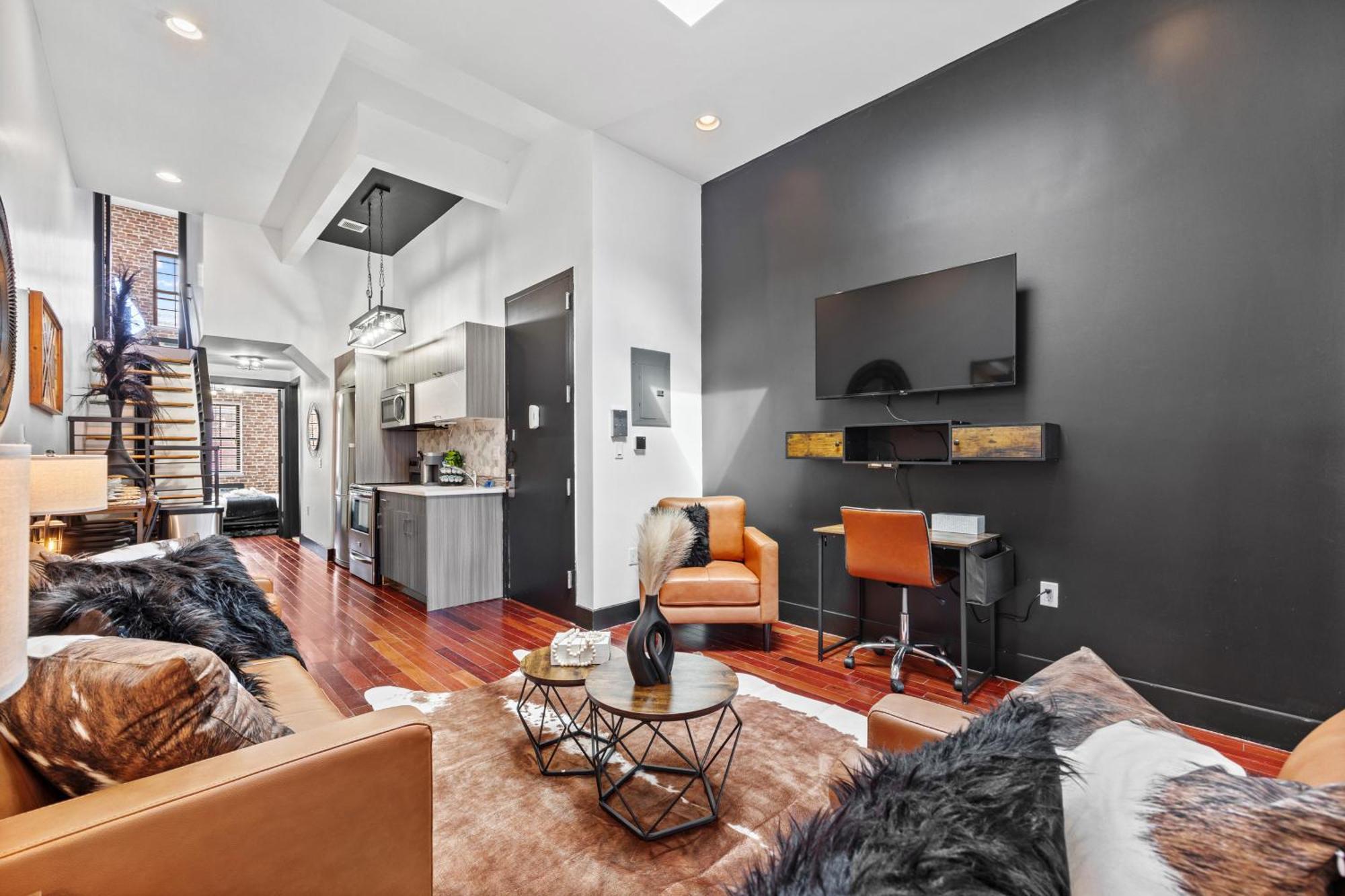 Căn hộ Rustic Chic 4br For Groups - Bushwick's Finest *