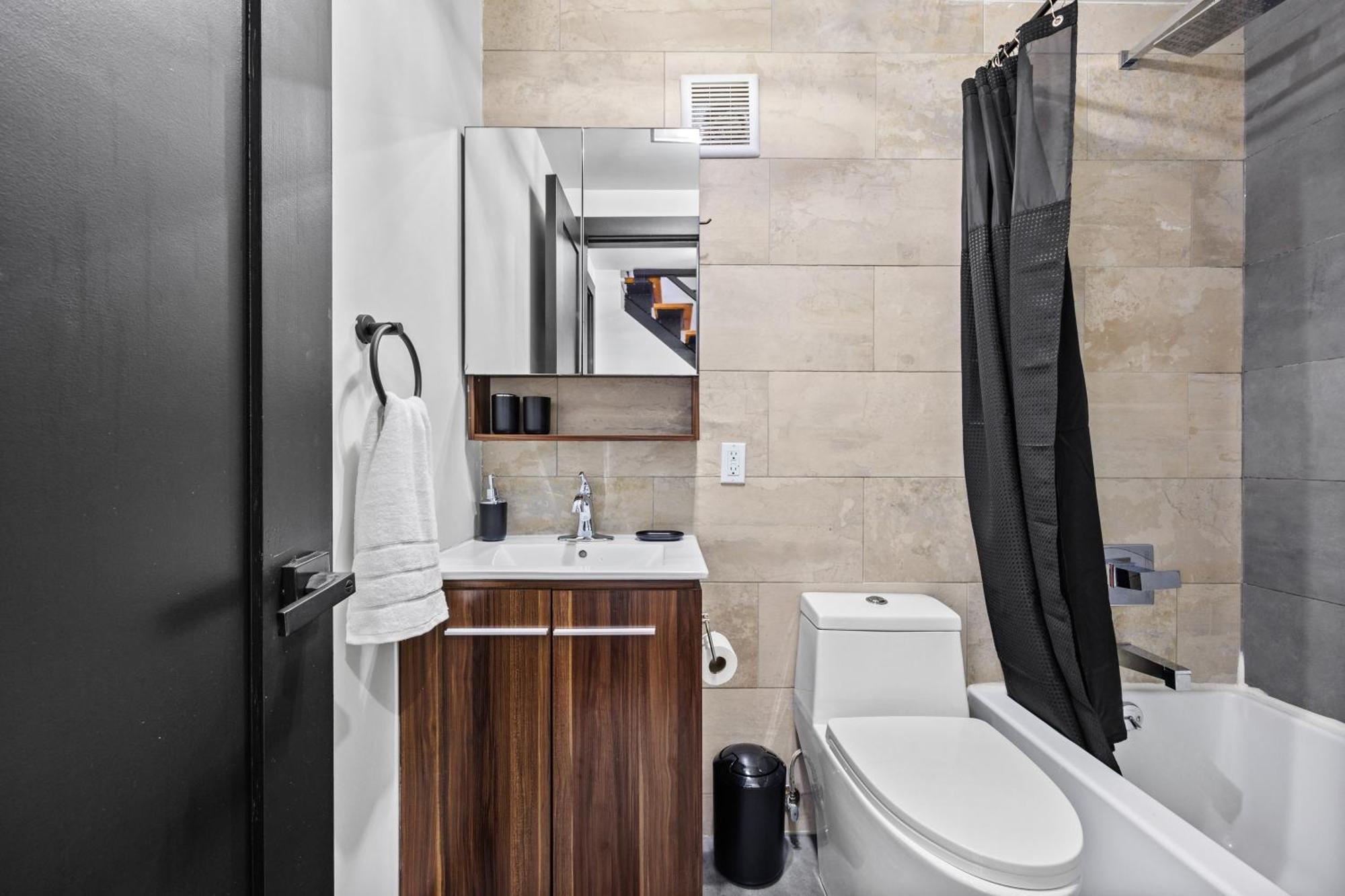 Căn hộ Rustic Chic 4br For Groups - Bushwick's Finest
