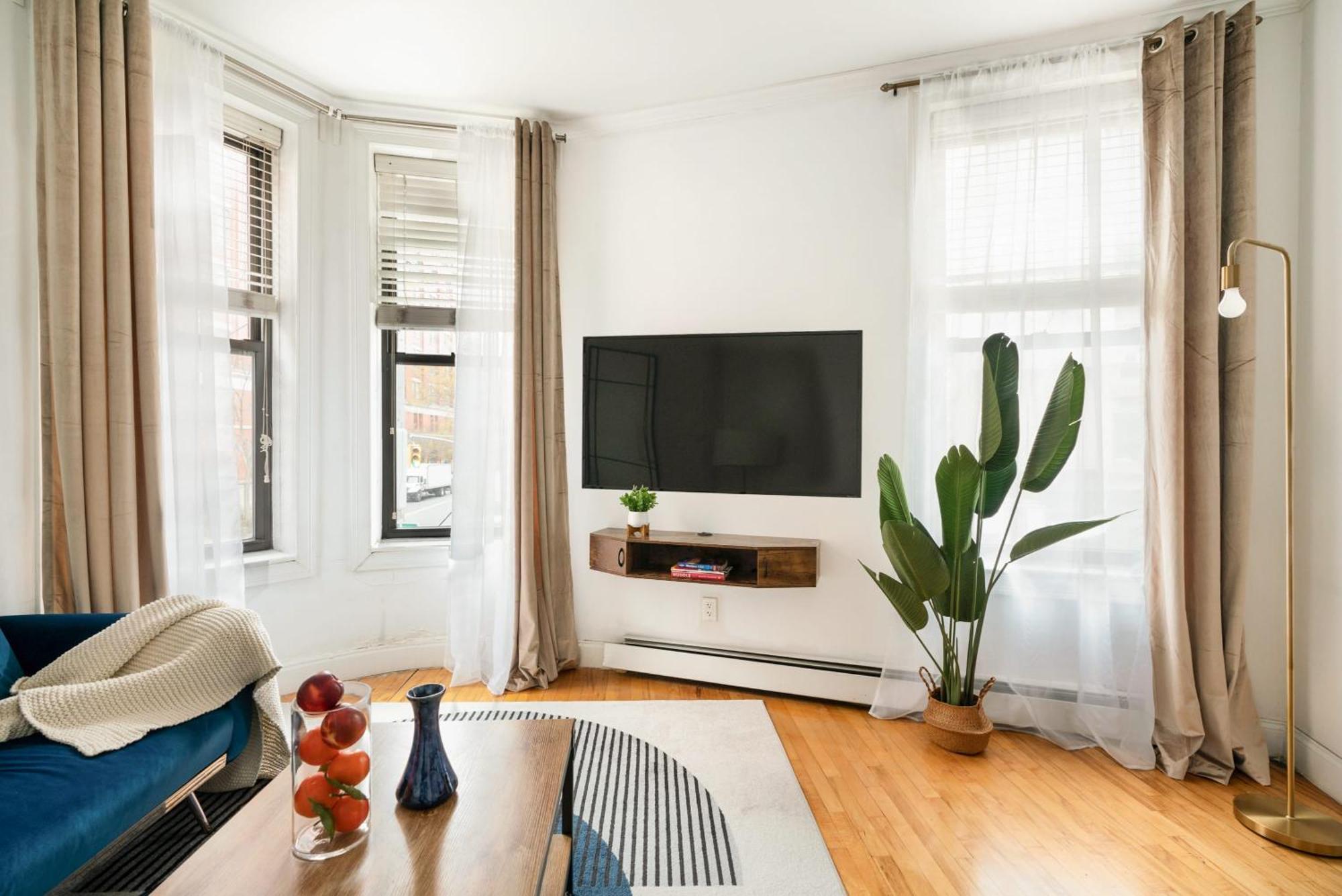 Căn hộ 139-2w Prime West Village Furnished 2br Value *