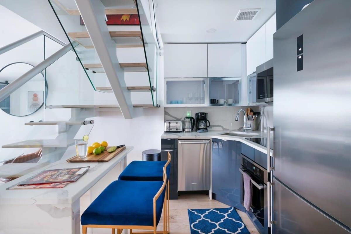 Căn hộ 75-3b 3br Luxury Duplex Brand New W&d Elevator