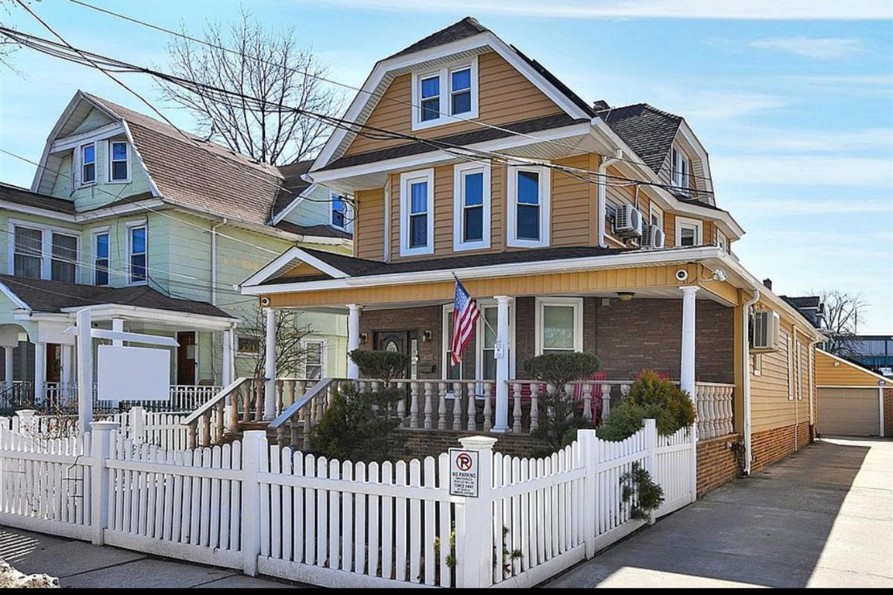 Ở trọ Modern & Cozy In Queens Near Train Station And Buses