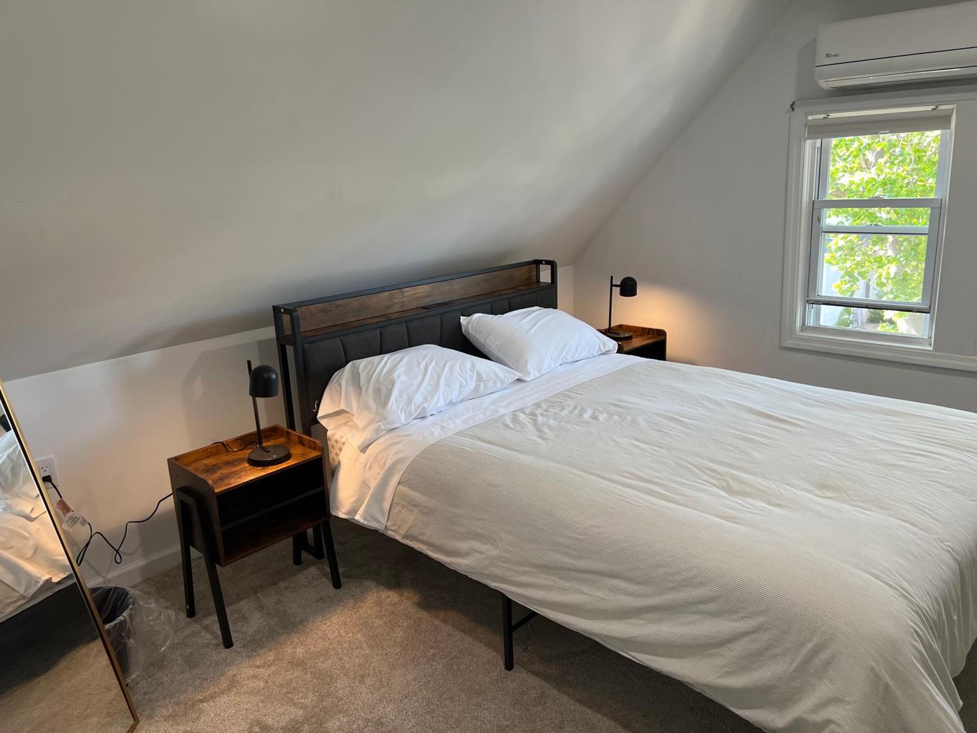 Ở trọ Modern & Cozy In Queens Near Train Station And Buses *