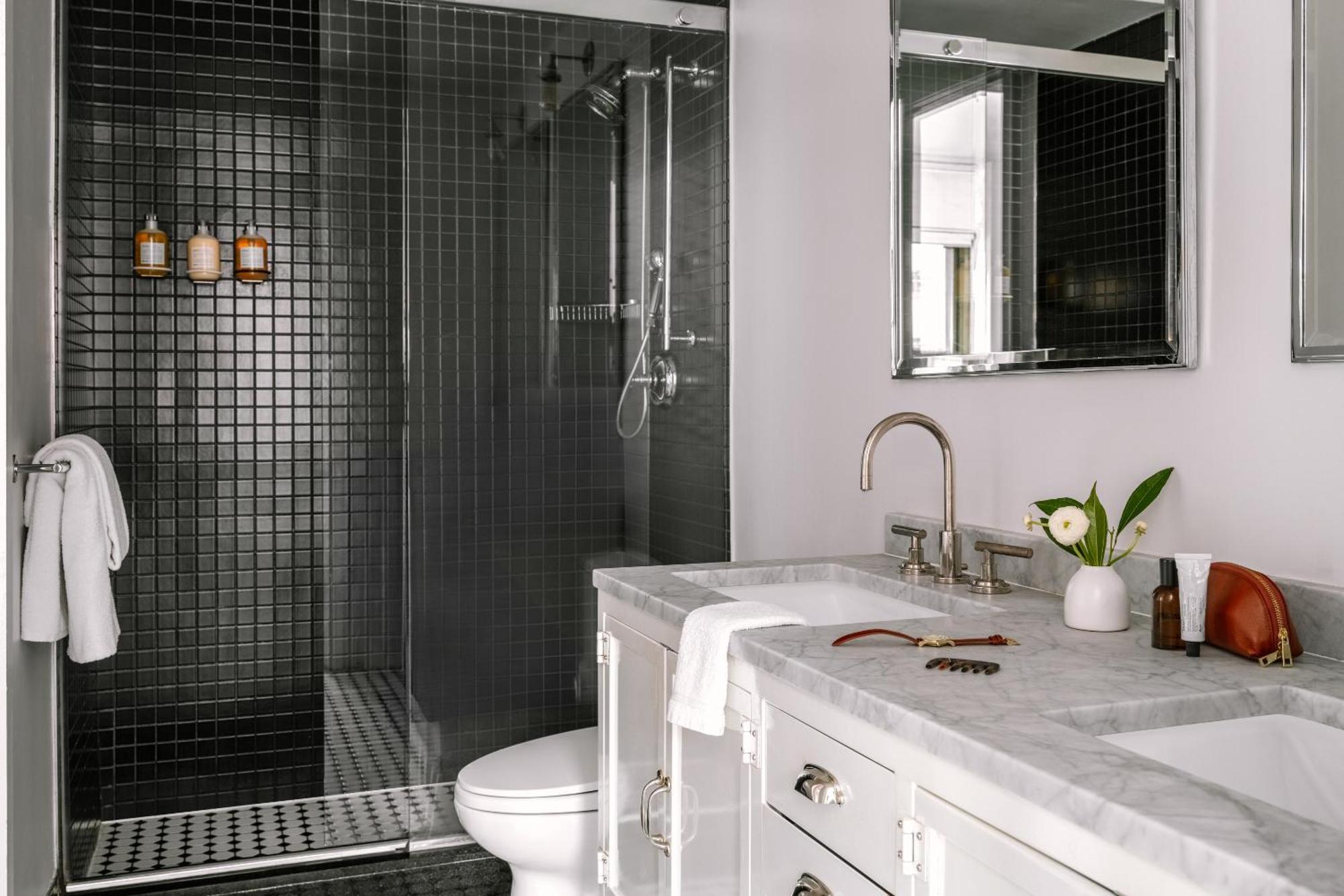Khách sạn Sonder Duane Street 4*