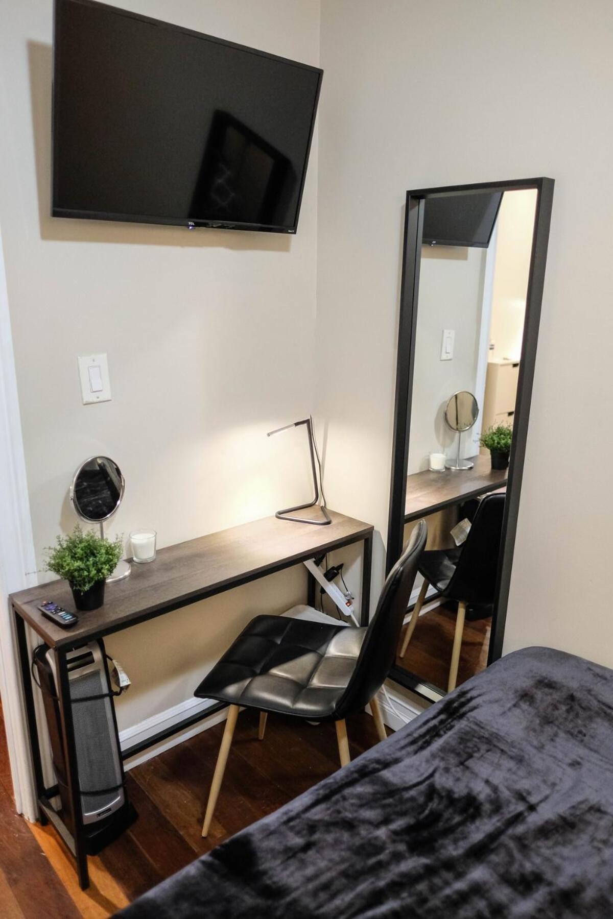 Spacious 4br 2ba With Private Outdoor Space Uws *