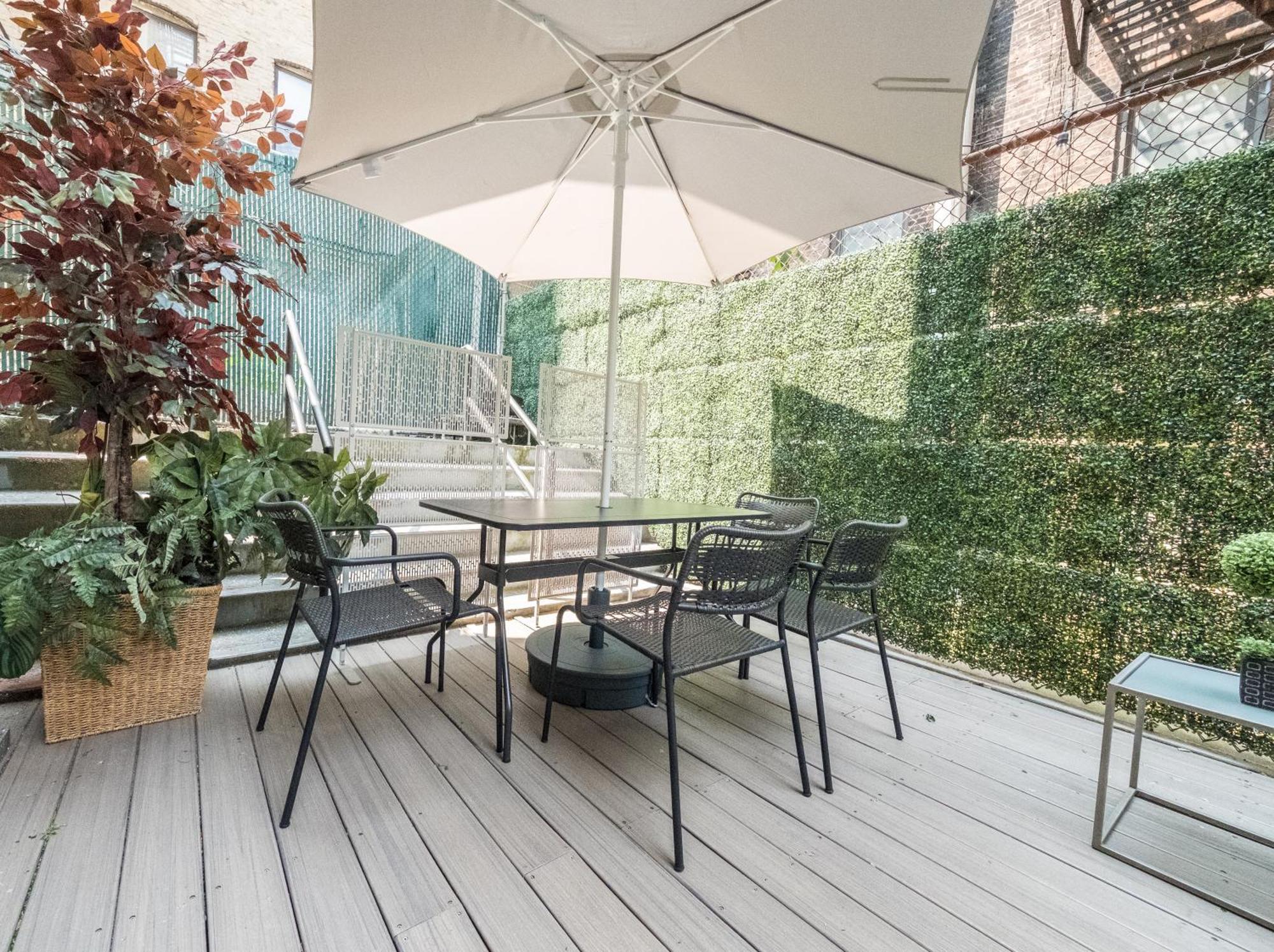 Spacious 4br 2ba With Private Outdoor Space Uws Apartment