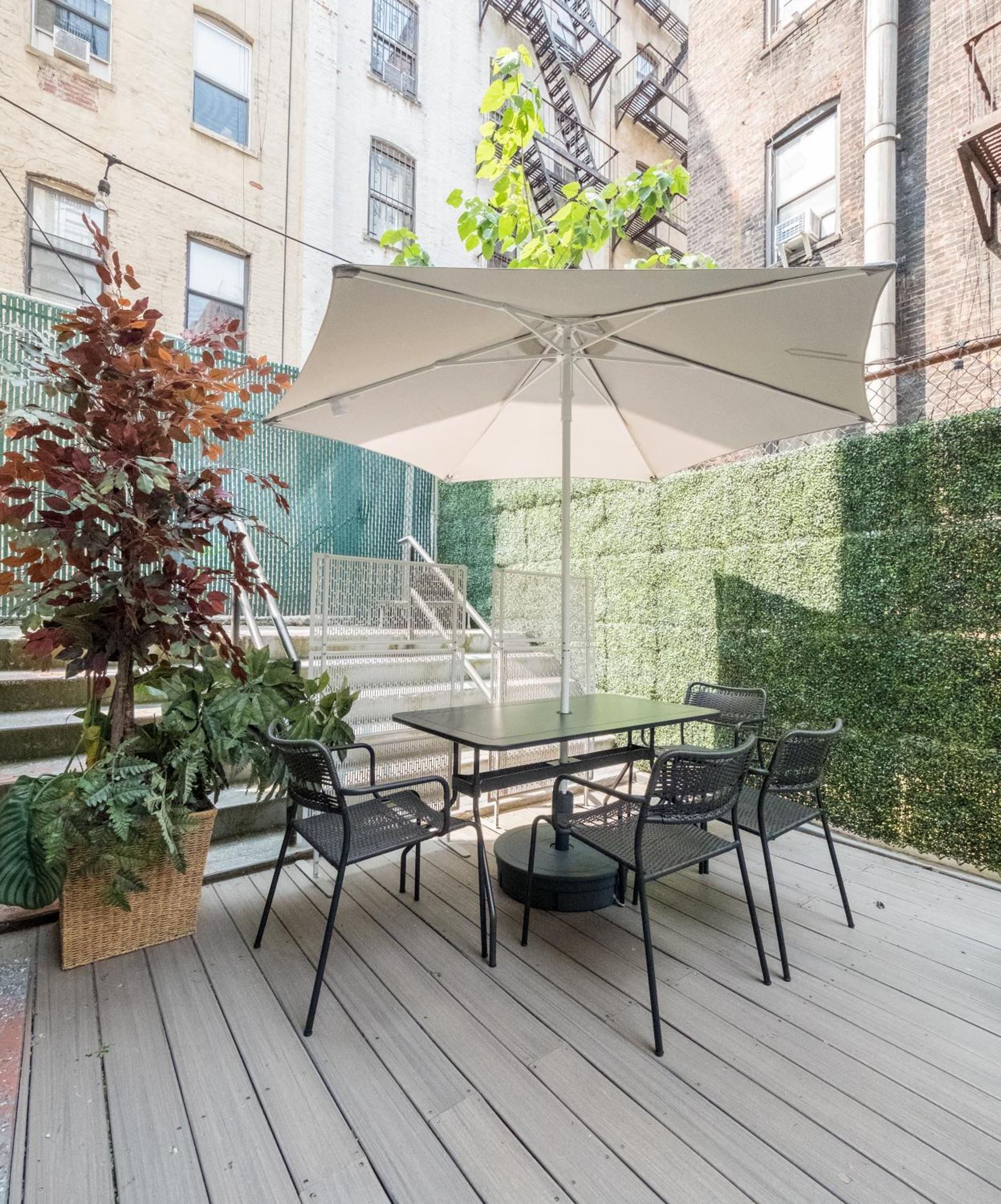 Spacious 4br 2ba With Private Outdoor Space Uws * New York