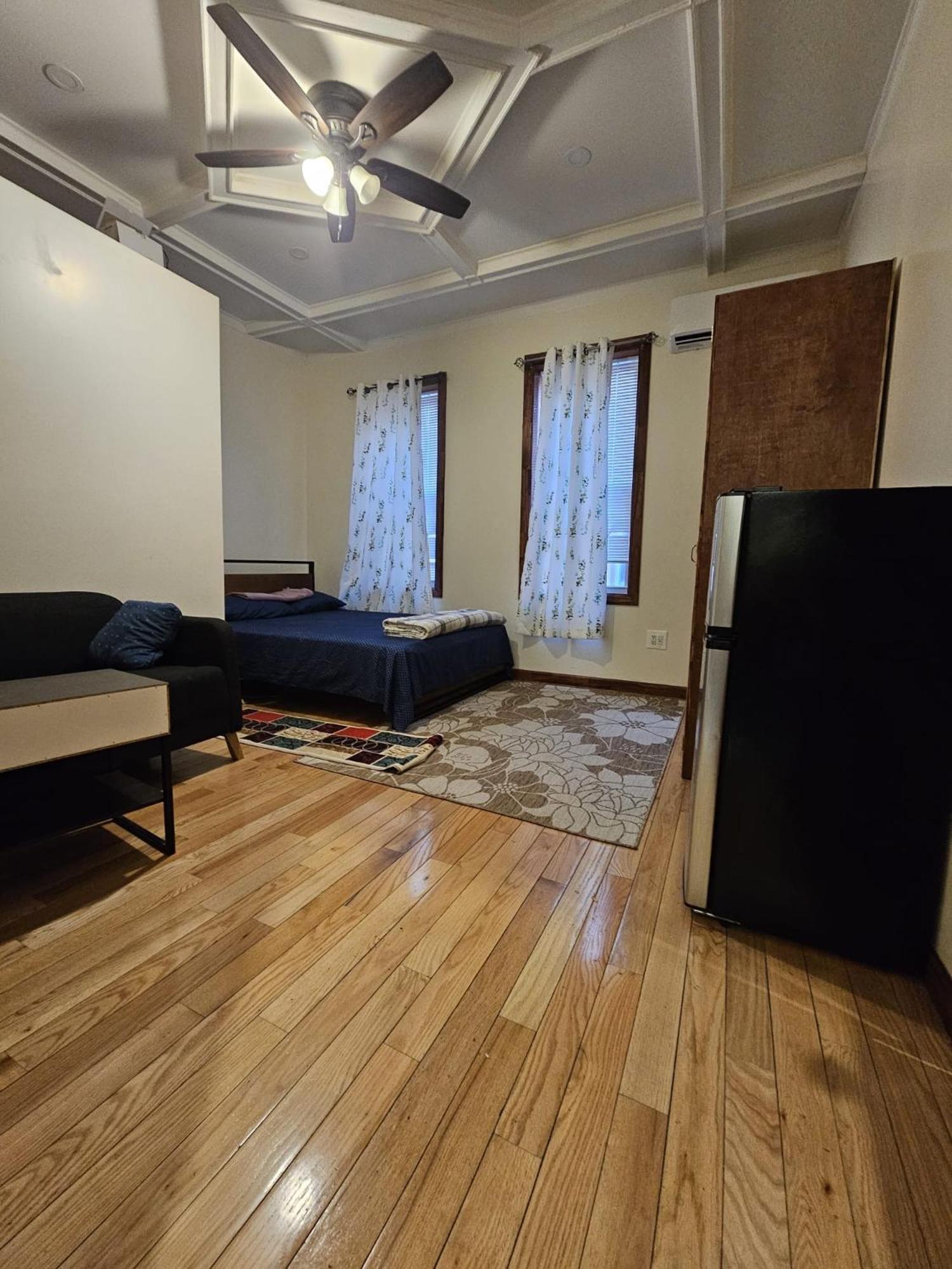 Mukbul & Nesa Llc Apartamento