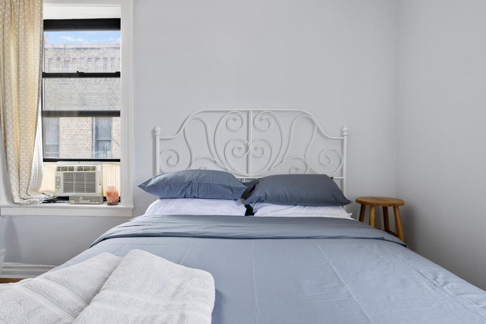 Live In Upper Manhattan On Budget Căn hộ *