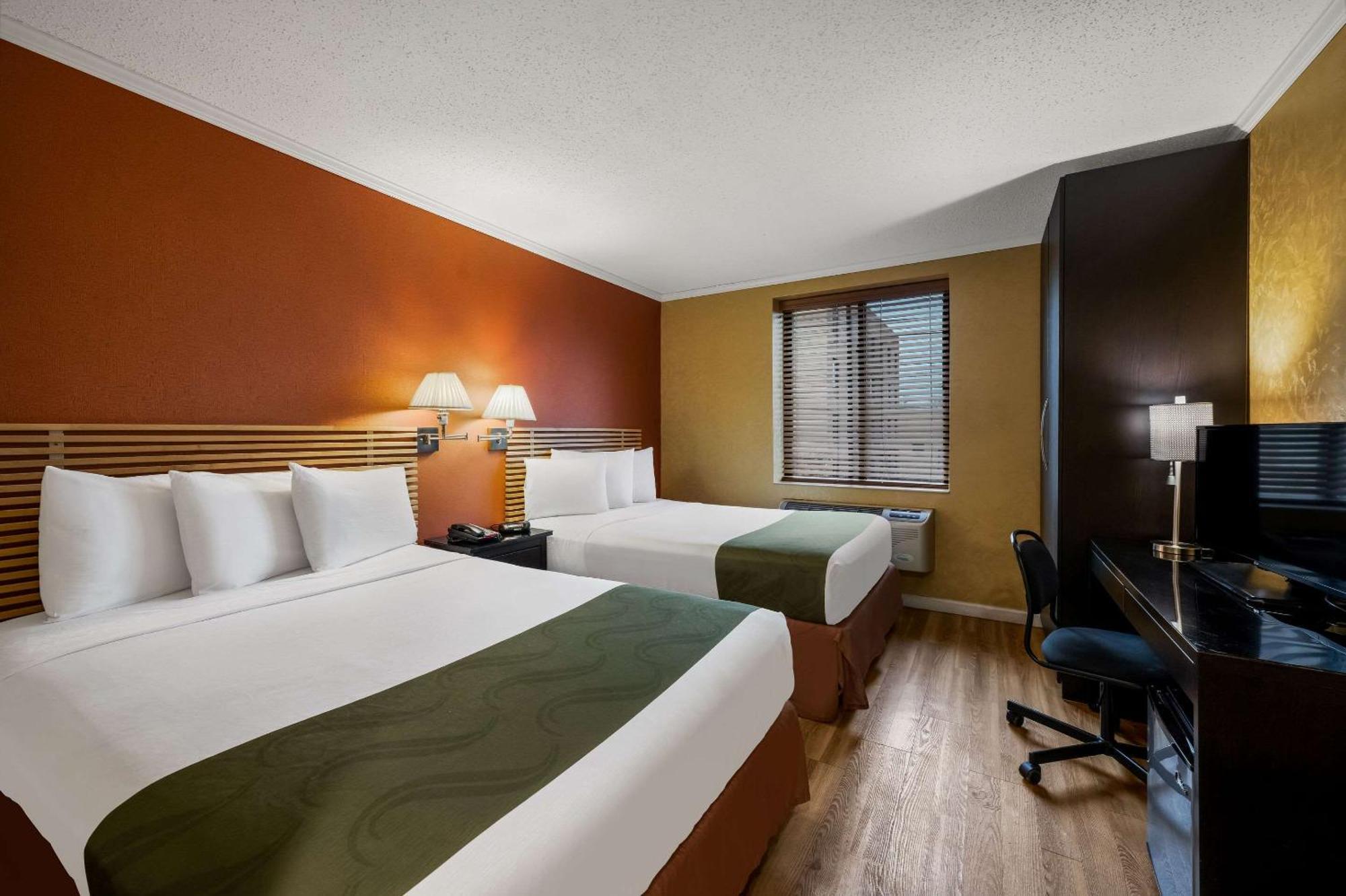 Quality Jfk Airport Rockaway Blvd Khách sạn 2*