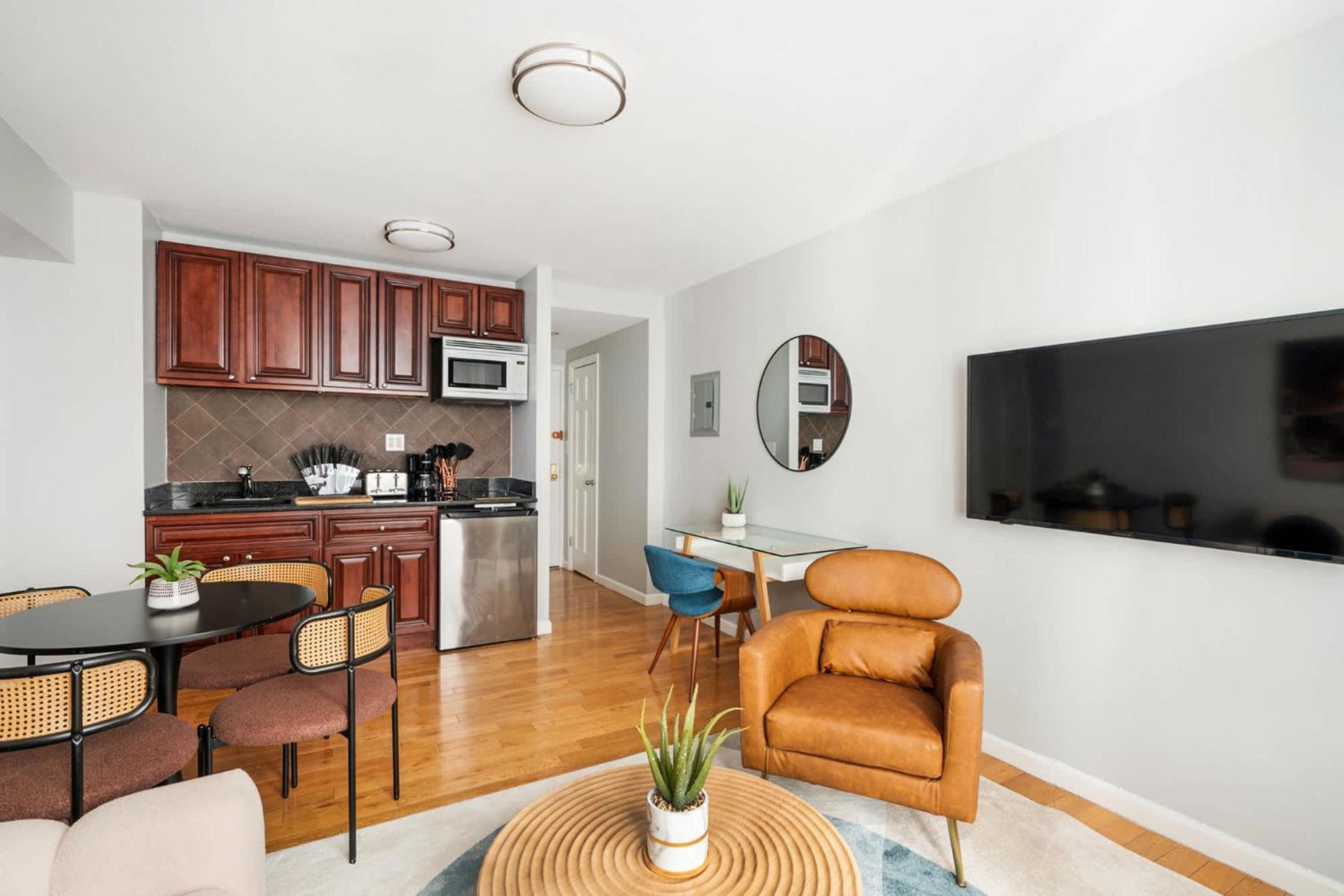 73-806 New 1br 1bth Uws Doorman Gym Nova York