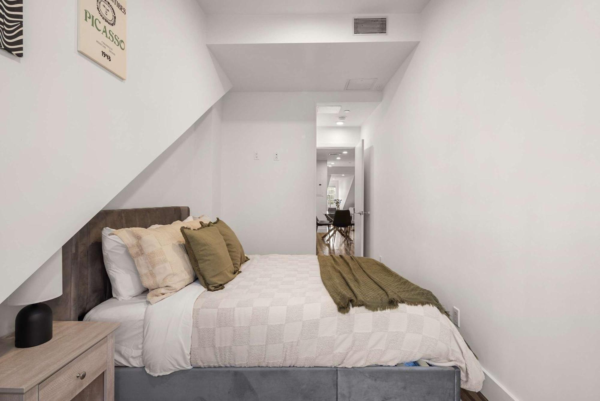 Căn hộ Spacious 3br Family Haven In Lower Manhattan