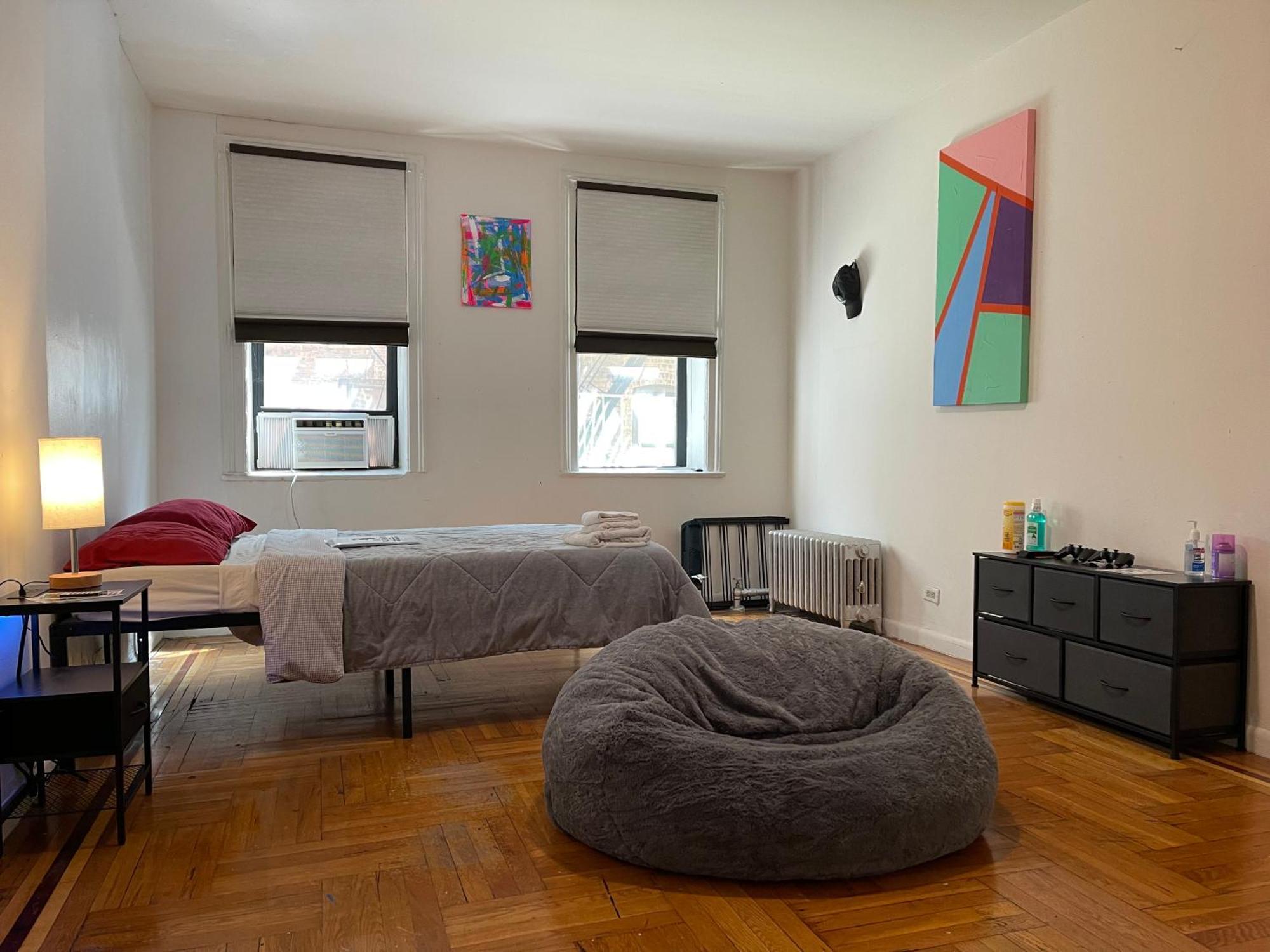 Căn hộ 2-bedroom In The Bronx And Pet Friendly