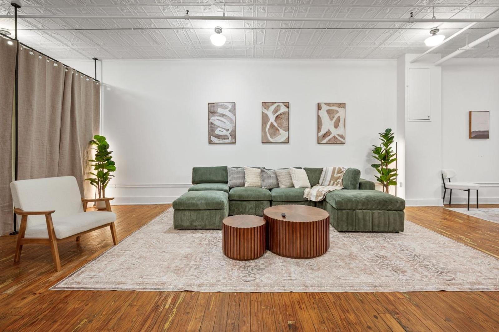 Căn hộ Soho Fancy 4 Bedroom 2000 Square Feet Loft *