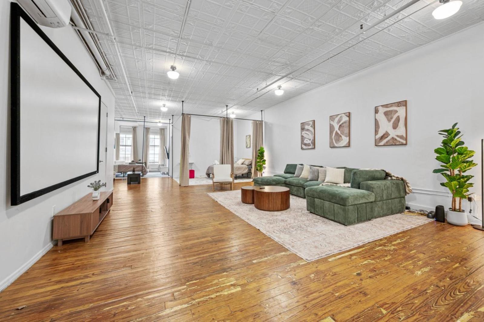Căn hộ Soho Fancy 4 Bedroom 2000 Square Feet Loft