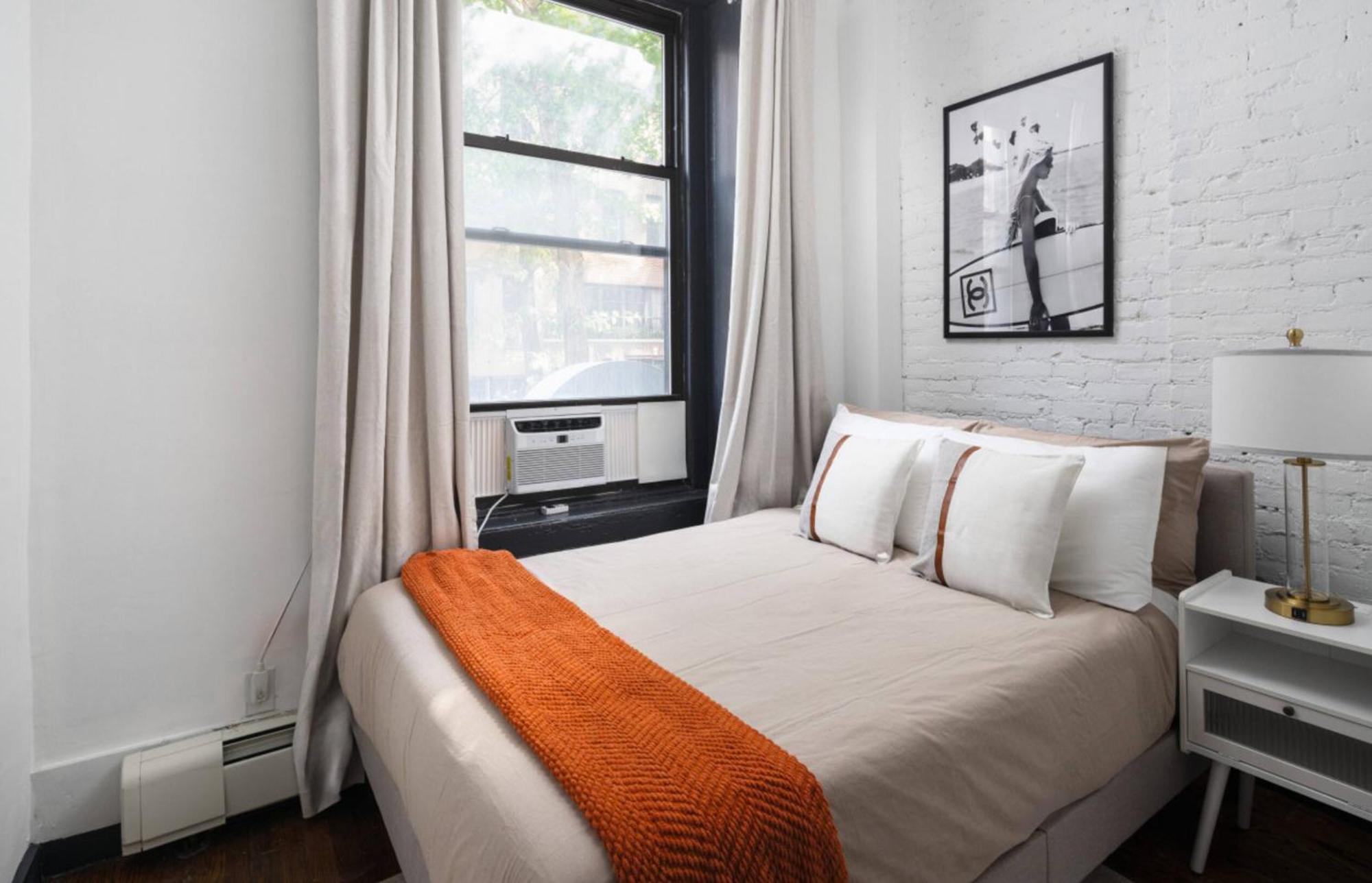Spacious 4bd With Backyard In Manhattan Apartment