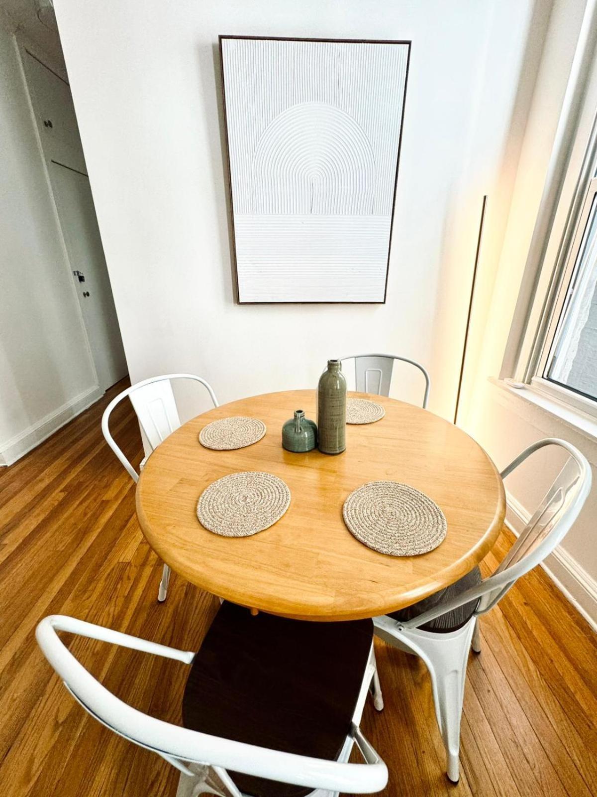Căn hộ Upper East Side 2 Bedrooms Gem *