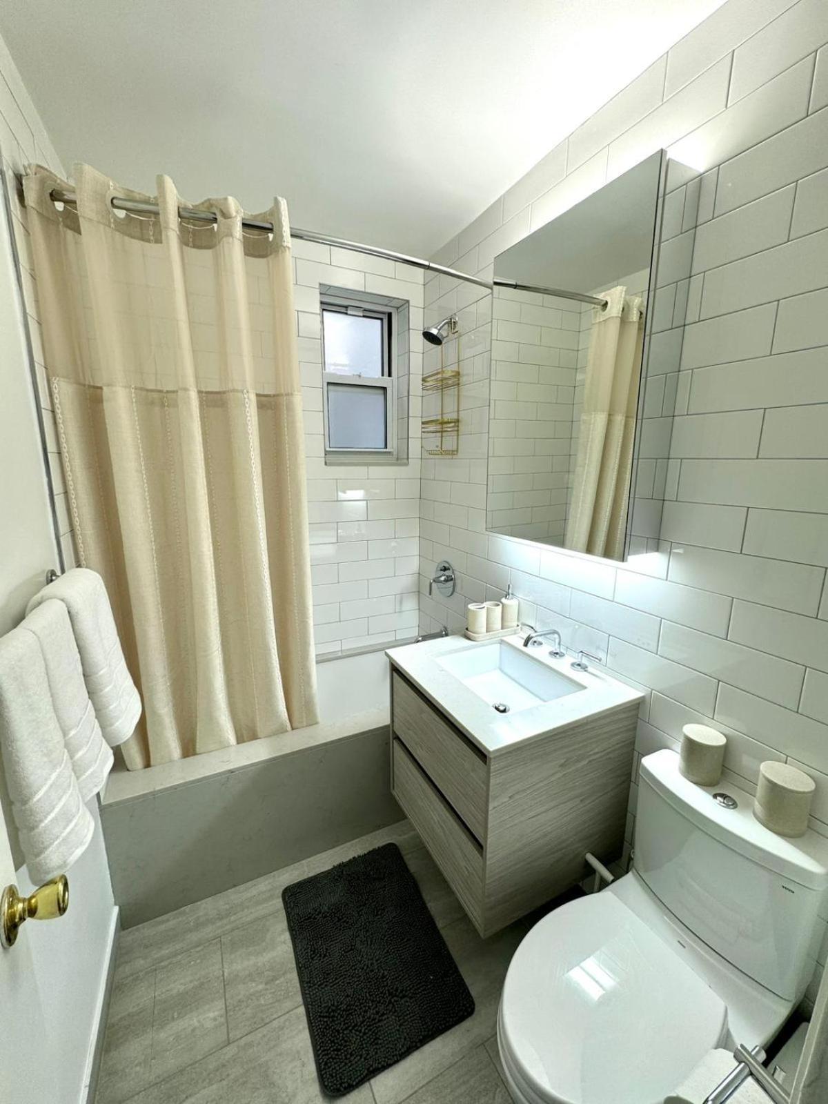 Upper East Side 2 Bedrooms Gem Căn hộ New York