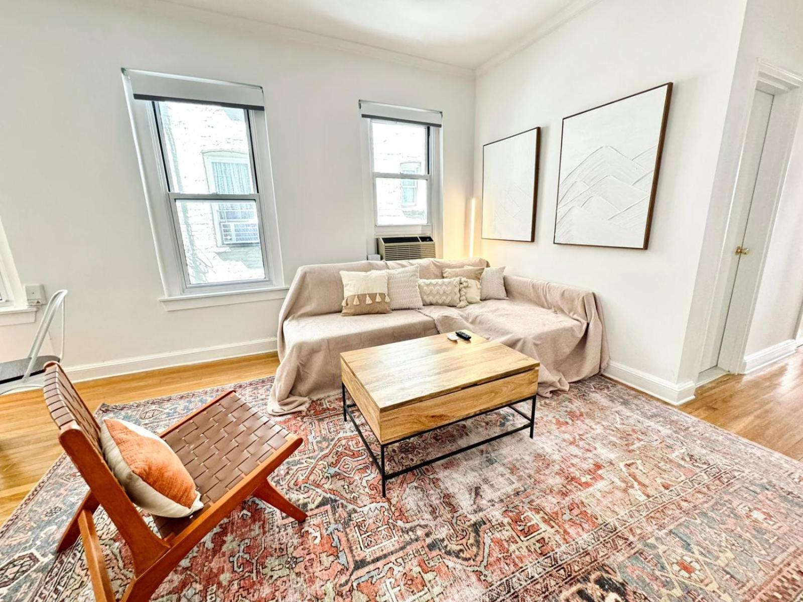 Căn hộ Upper East Side 2 Bedrooms Gem *