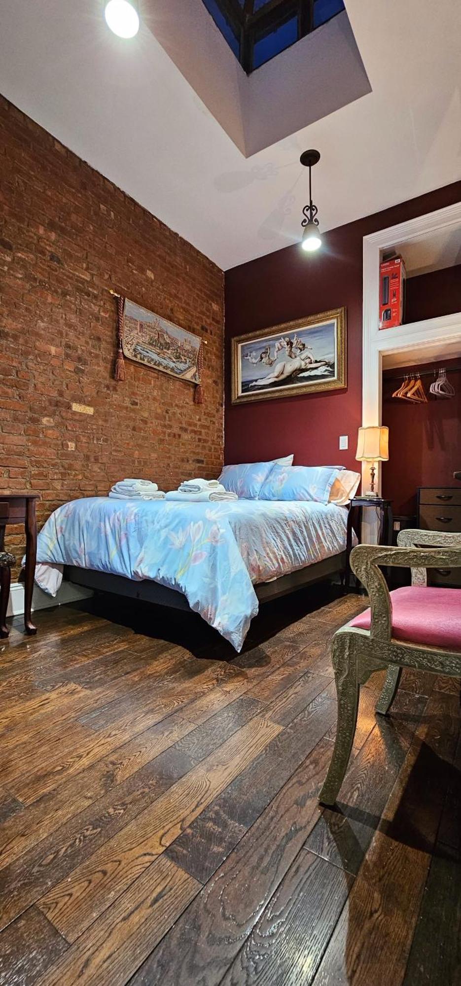 Luxurious At Colonial Townhouse Apartment New York