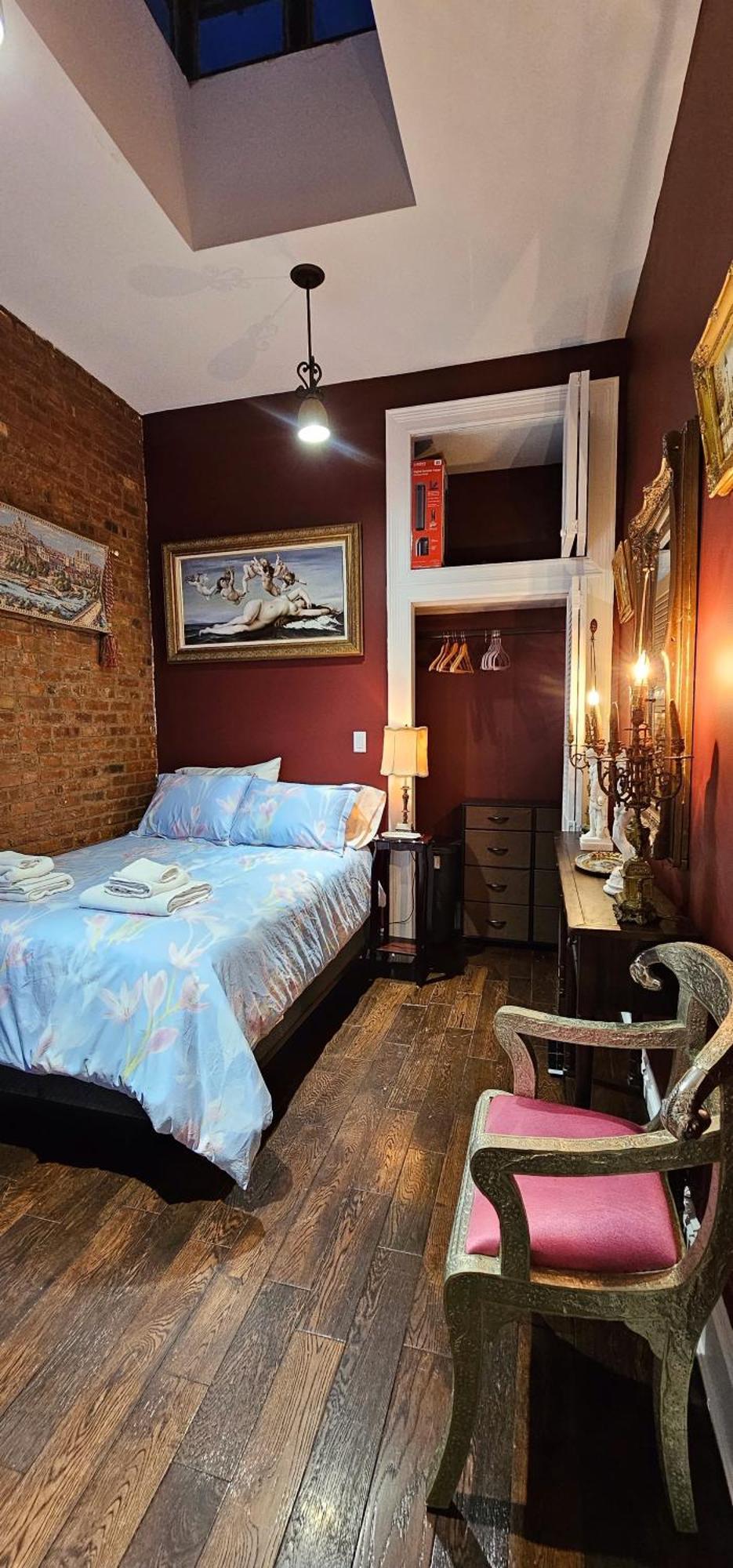 Luxurious At Colonial Townhouse Apartment New York
