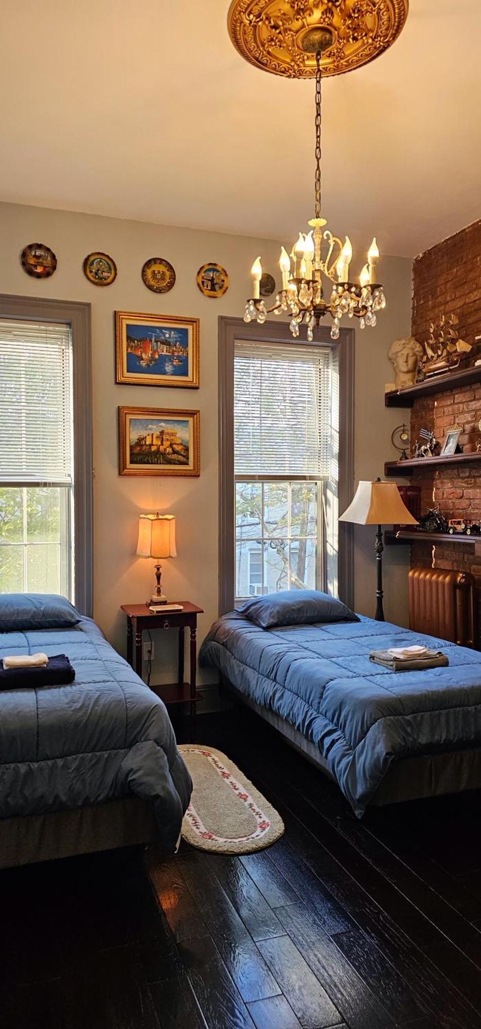 Luxurious At Colonial Townhouse Apartment