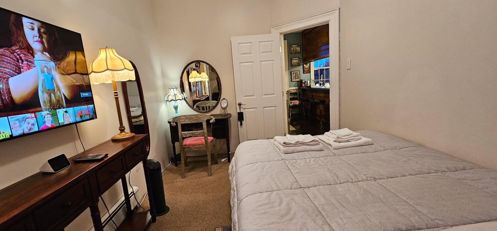Luxurious At Colonial Townhouse *