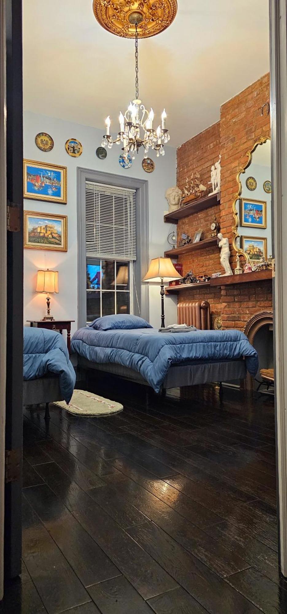Luxurious At Colonial Townhouse * New York