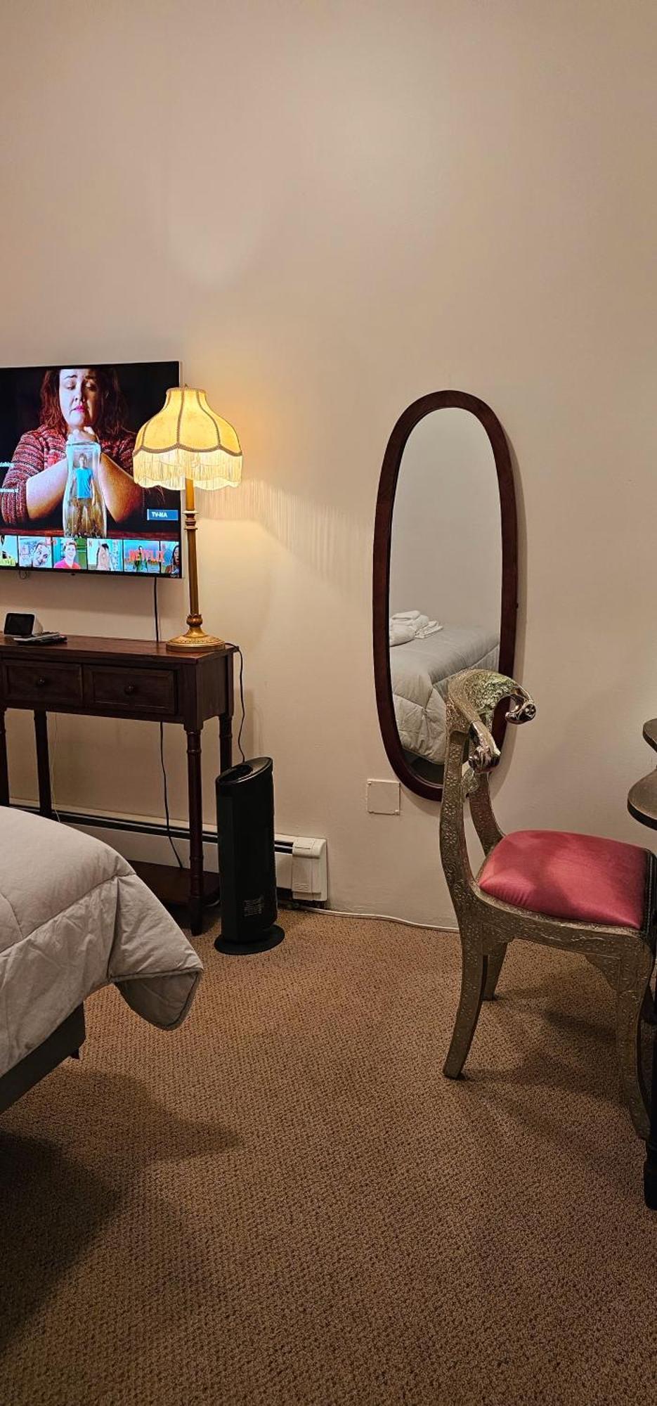Luxurious At Colonial Townhouse New York