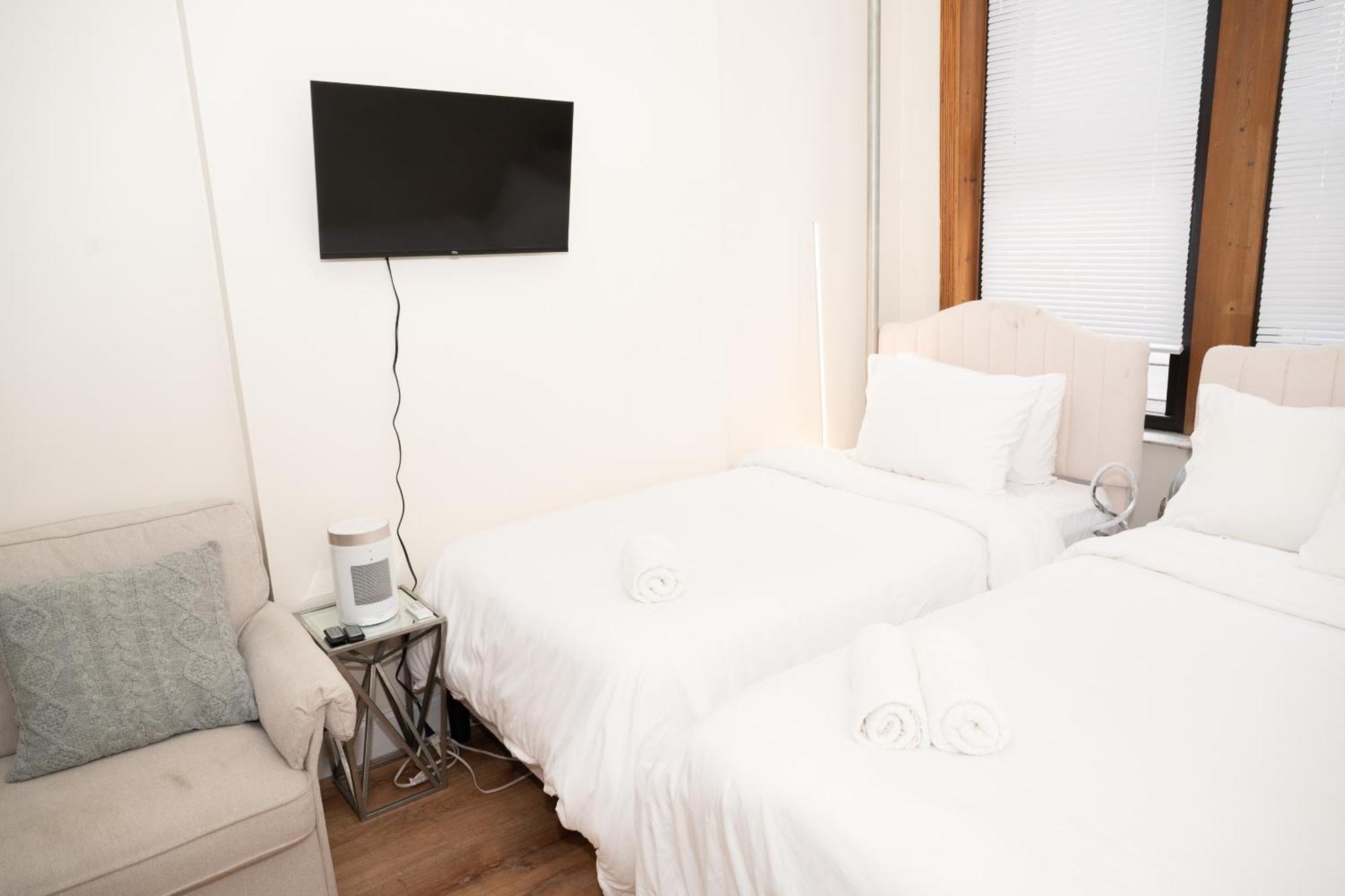 East Village Center W Full Amenities Great Location Apartment