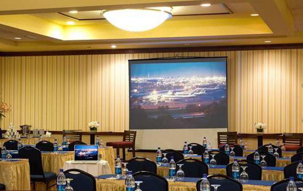 Doubletree By Hilton Jfk Airport Khách sạn