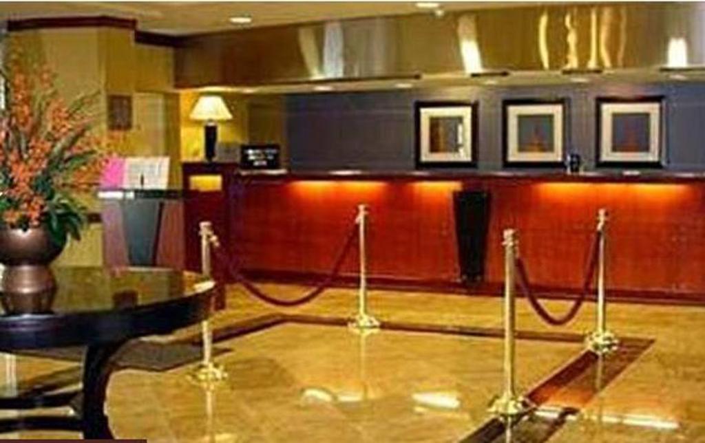 Doubletree By Hilton Jfk Airport Khách sạn 3*