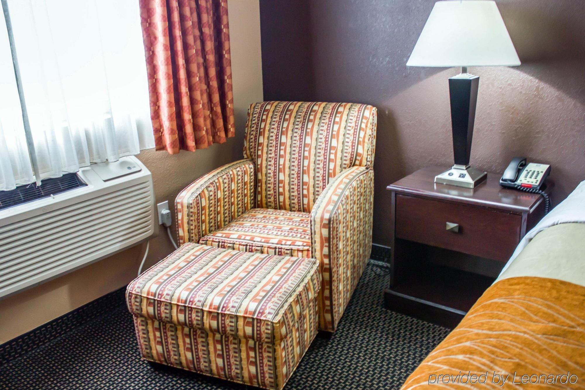 Khách sạn Travelodge By Wyndham Queens