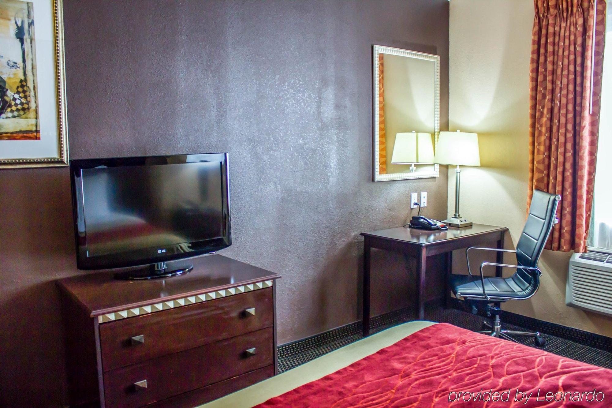 Khách sạn Travelodge By Wyndham Queens