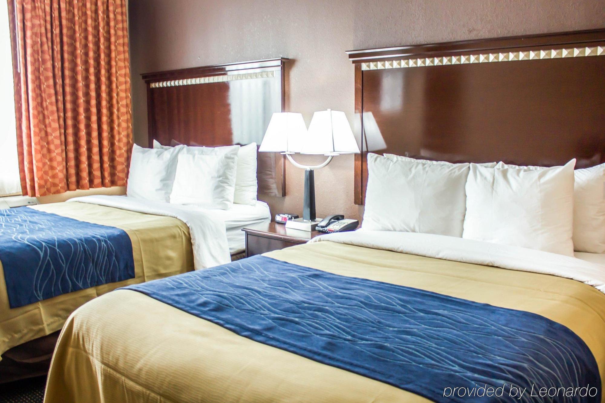 Khách sạn Travelodge By Wyndham Queens 3*