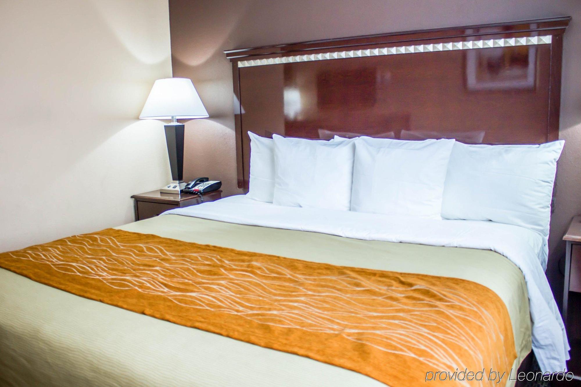 Travelodge By Wyndham Queens Khách sạn