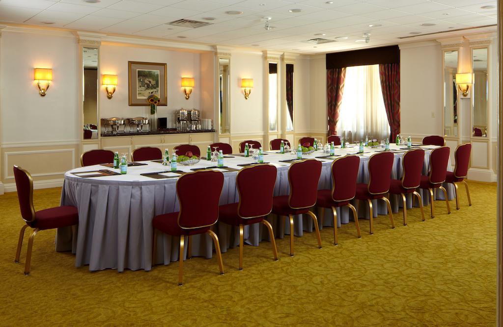 Khách sạn Warwick New York