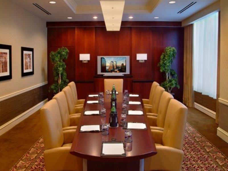 Khách sạn Marriott Downtown 4*