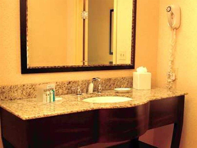 Khách sạn Hampton Manhattan Grand 3*