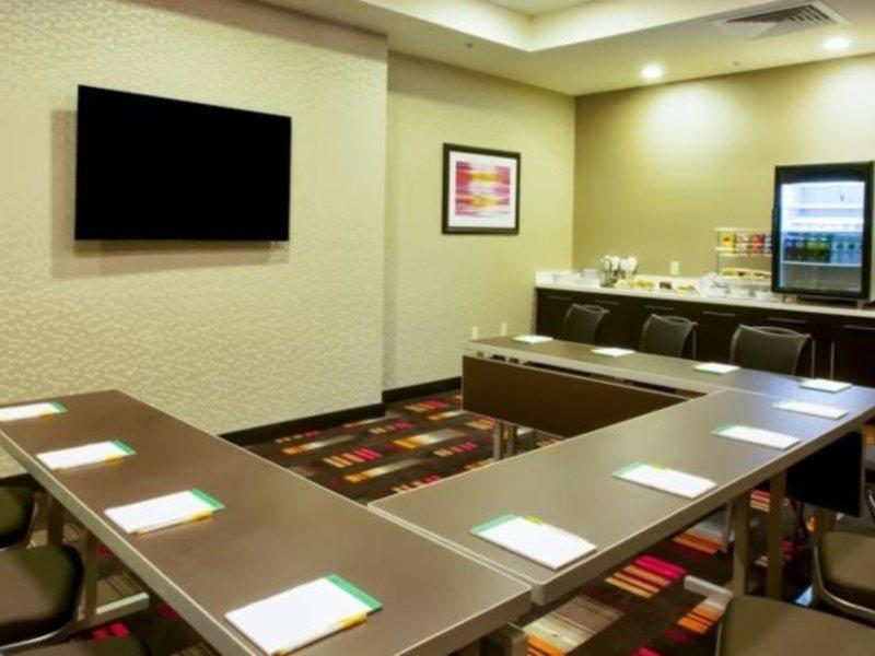 Khách sạn Courtyard By Marriott Times Square West 3*