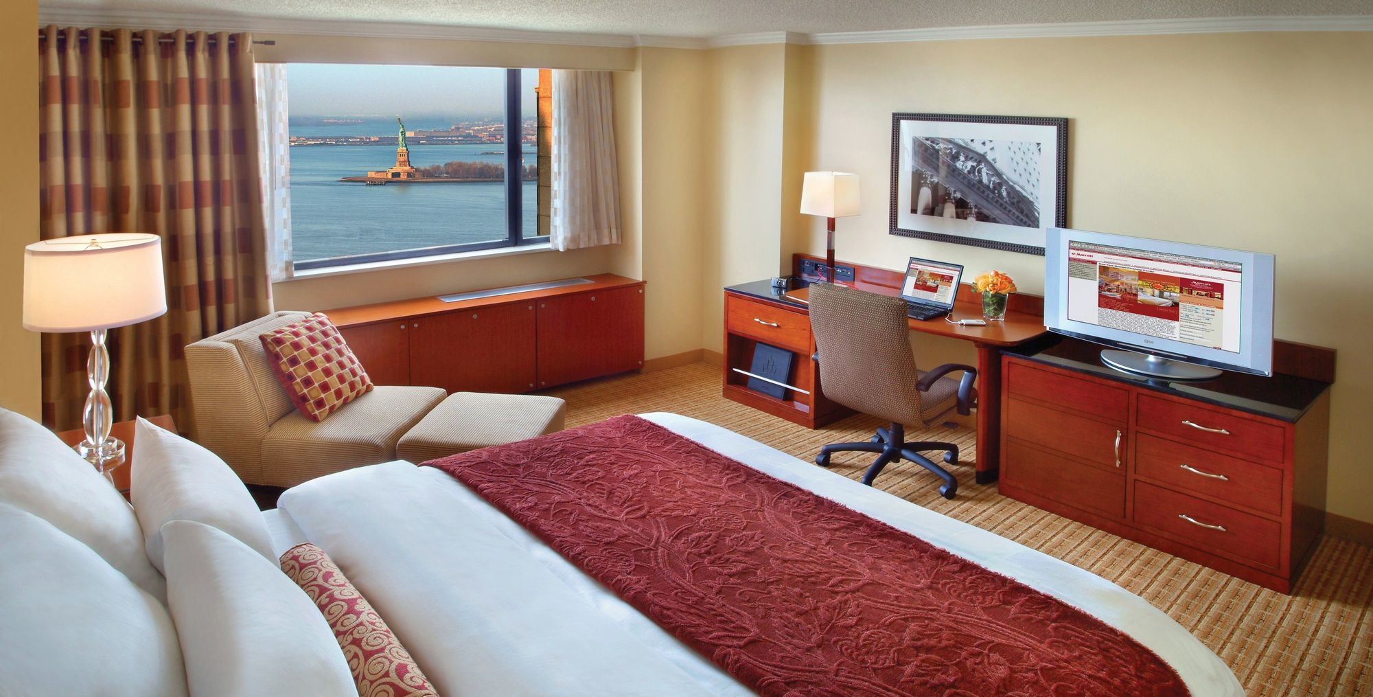 Khách sạn Marriott Downtown 4*